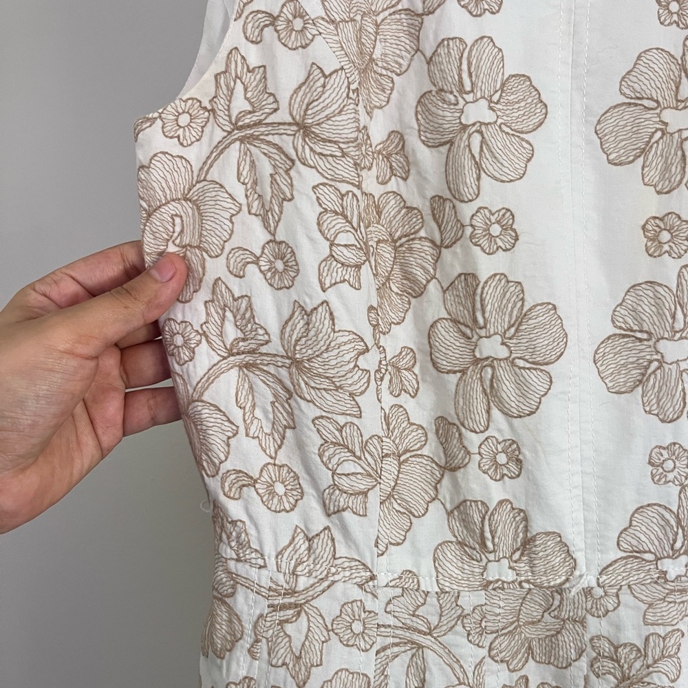 Anne Klein minimalist embroidered Floral Mini Dress White and Tan size 2 - Picture 3 of 7